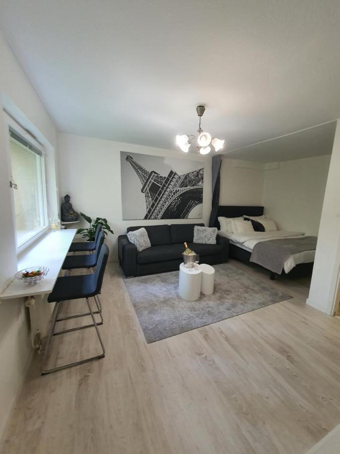 Close To The Metro And The Beach!!! With A View Of The Scandinavian Forest Estocolmo Exterior foto
